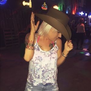 Meet your Posher, Jolene